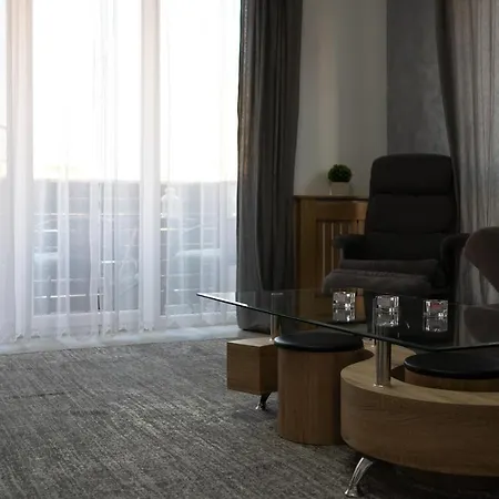 Encore Smarald 1B Апартаменти